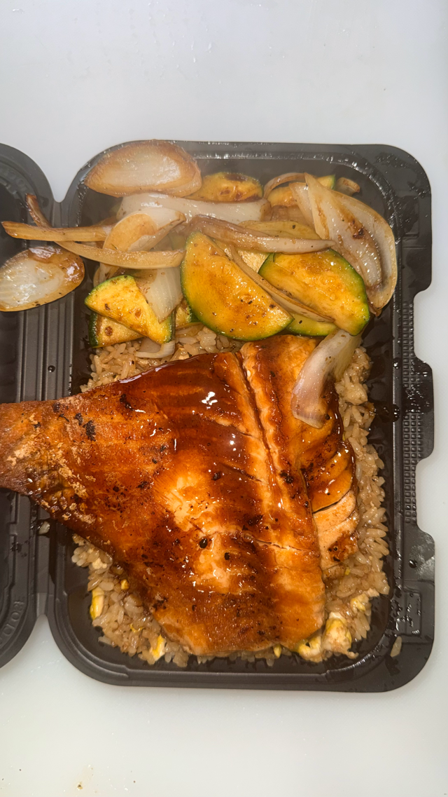 Solo Plate Salmon.